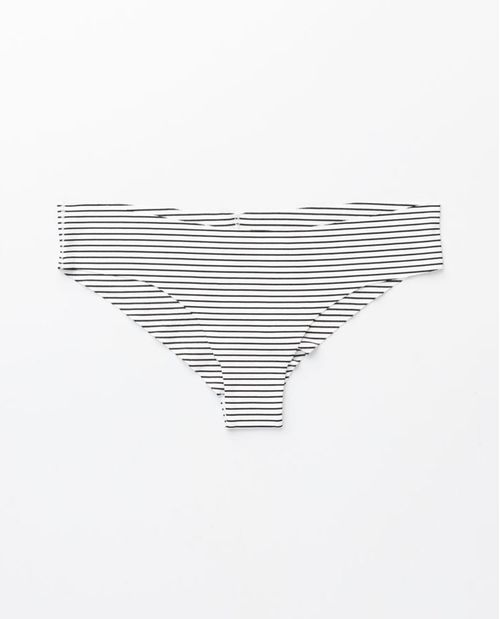Panty para mujer estilo bikini en microfibra con diseño a rayas