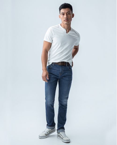 Jean para hombre fit Oregon tono medio bota recta con algodón orgánico