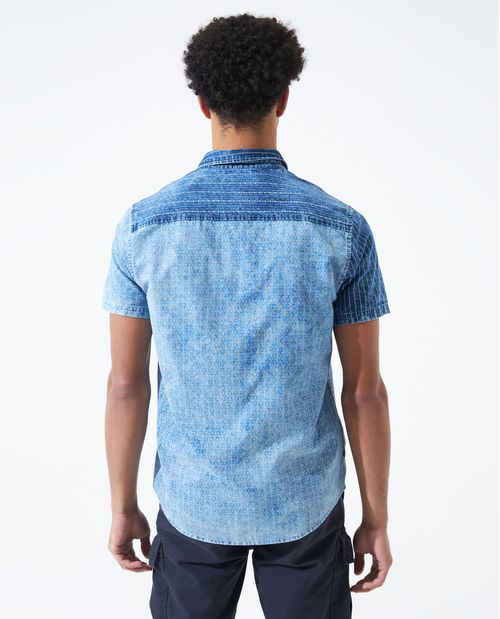 Camisa con mix and match de estampados para hombre