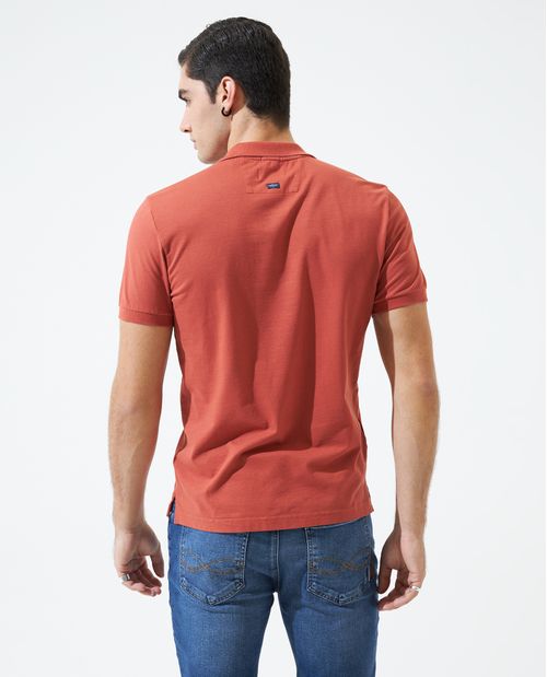 Polo con logo en el pecho para hombre
