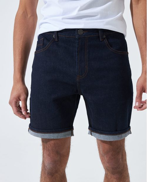 Bermuda de denim ajustada para hombre