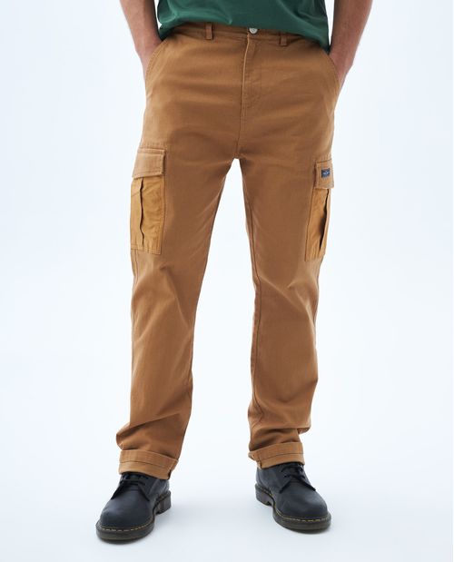 Pantalón tipo cargo para hombre