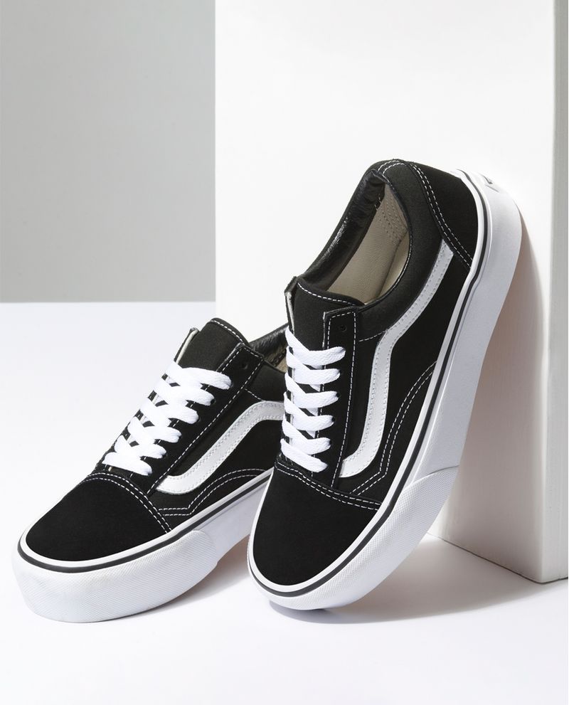 Vans negros con suela blanca hot sale