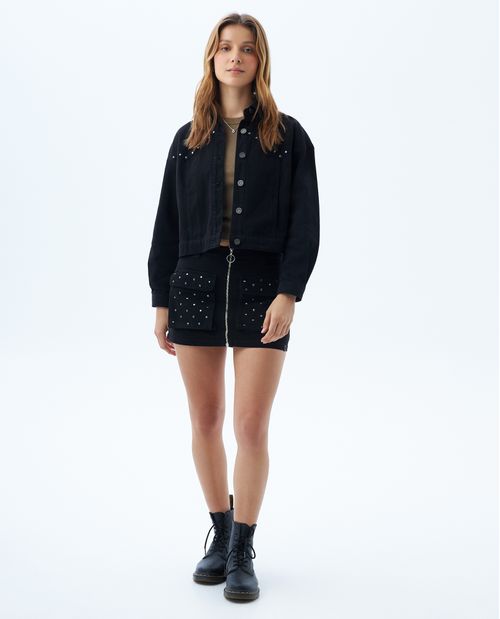 Falda corta bolsillos y taches para mujer