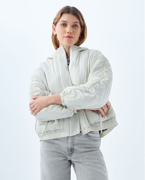 Chaqueta con recogidos y capucha para mujer