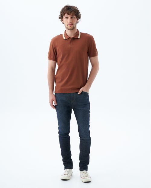 Polo con cuello y puños tejidos para hombre