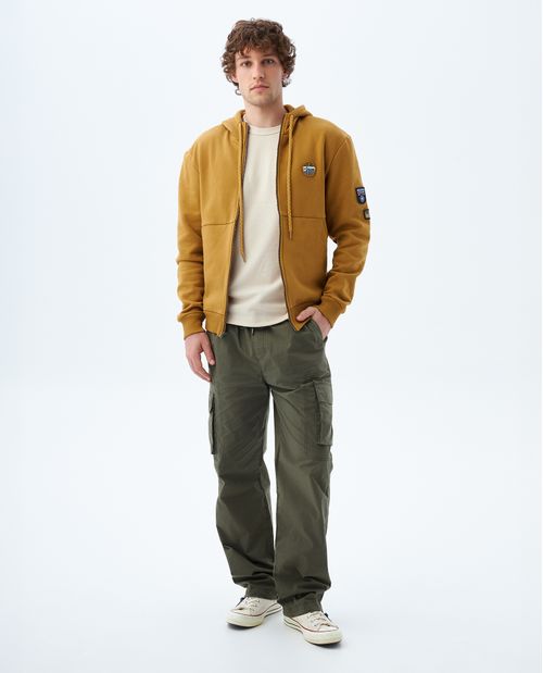 Pantalón tipo cargo para hombre