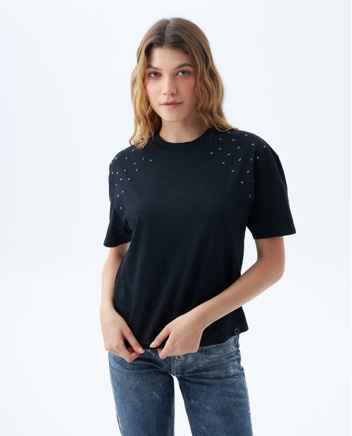 Camiseta con tela de brillo y taches para mujer