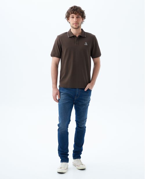 Polo con aplique en punto corazón para hombre