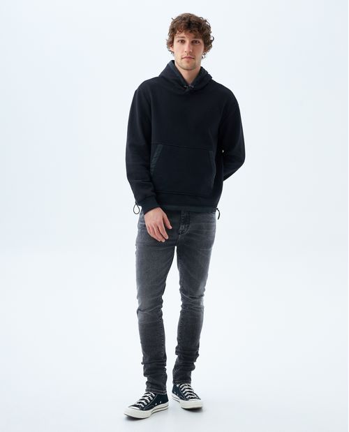 Buzo tipo hoodie con detalles en tela al contraste para hombre
