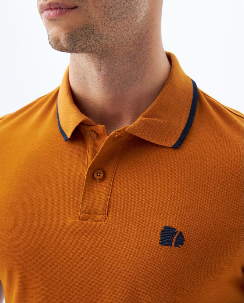 Camiseta tipo polo con lineas en contraste para hombre Tienda Online