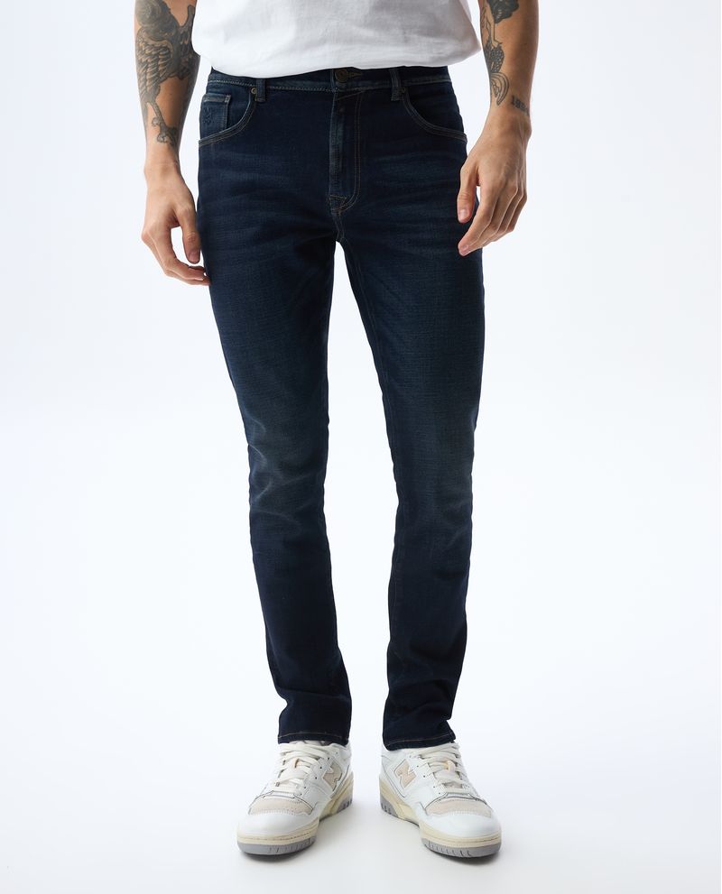 Jean Slim tono oscuro con desgastes para hombre Tienda Online