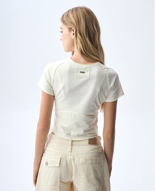 Camiseta crop con cortes para mujer