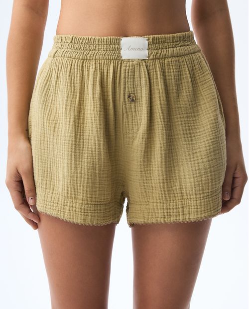 Short con pretina elástica y tela texturizada para mujer