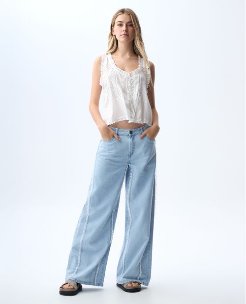 Jean Flare con cortes para mujer