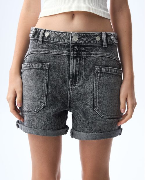 Short con bolsillos de parche en frente para mujer