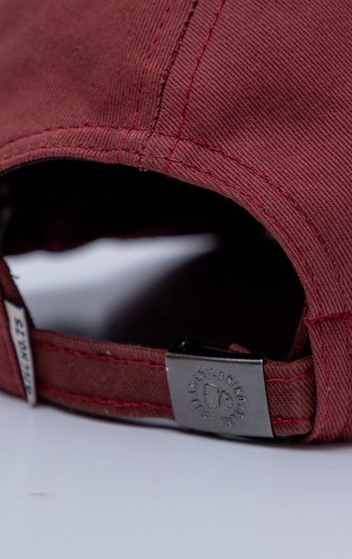 Gorra seis cascos bordada para hombre