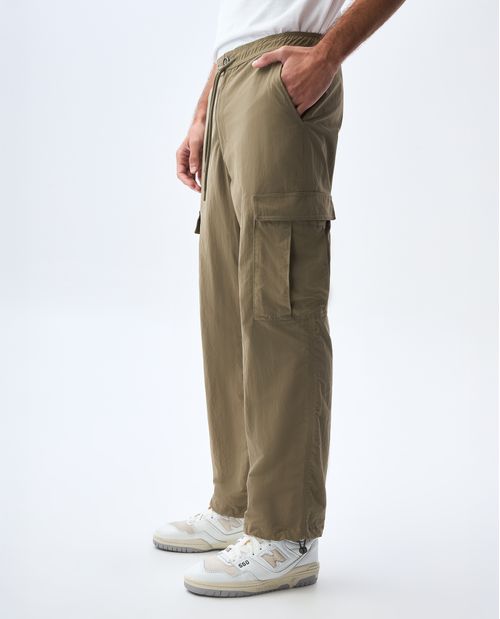 Pantalón cargo con pretina elástica para hombre