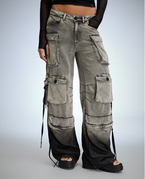 Jean Cargo tono gris para mujer