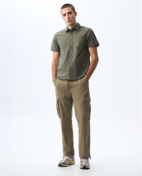 Camisa manga corta con bolsillo de parche para hombre
