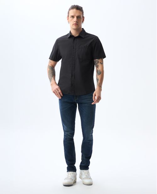 Camisa manga corta con bolsillo de parche para hombre