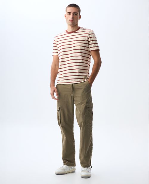 Camiseta con bolsillo de parche para hombre