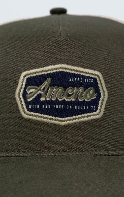 Gorra Trucker con aplique bordado para hombre