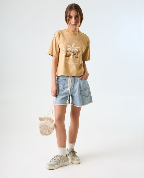 Camiseta estampada con costuras expuestas para mujer