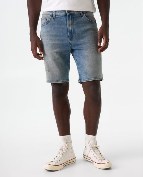 Bermuda tono claro con tallones para hombre