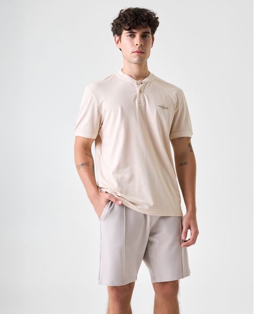 Polo cuello neru con bordado en punto corazón para hombre