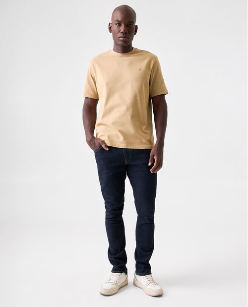 Camiseta básica con bordado localizado para hombre