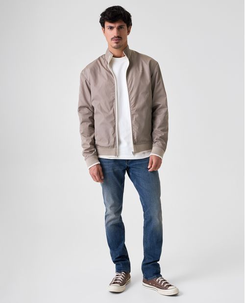Jean Slim tono medio para hombre