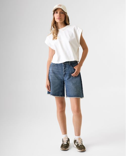 Short tipo bermuda tono medio para mujer