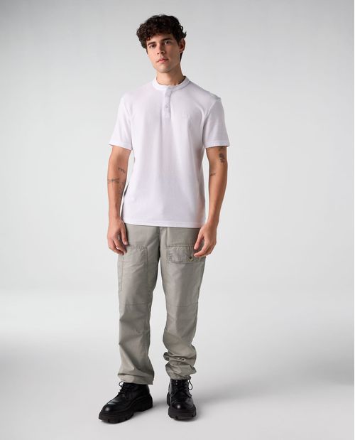 Polo cuello neru de tela con textura para hombre