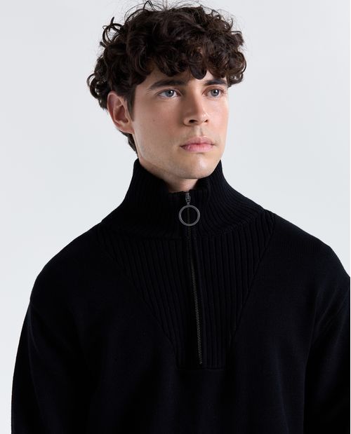 Buzo regular en viscosa con cuello alto acanalado