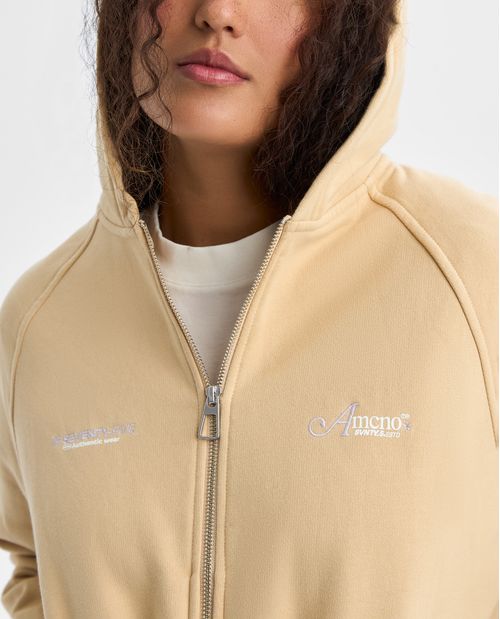 Buzo cerrado en algodon ajuste cómodo con detalles modernos