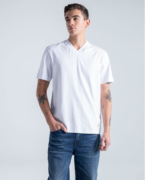 Camiseta regular en algodón cuello asimétrico