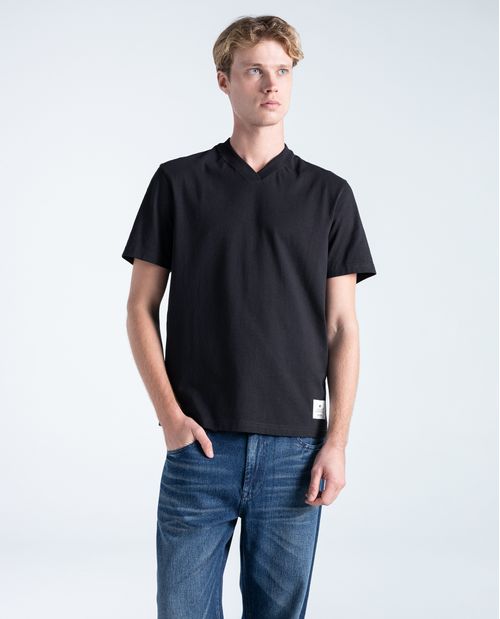 Camiseta regular en algodón cuello asimétrico