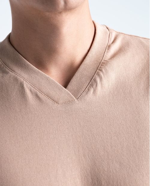 Camiseta regular en algodón cuello asimétrico