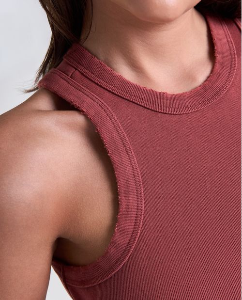 Camiseta slim manga corta cuello redondo para mujer