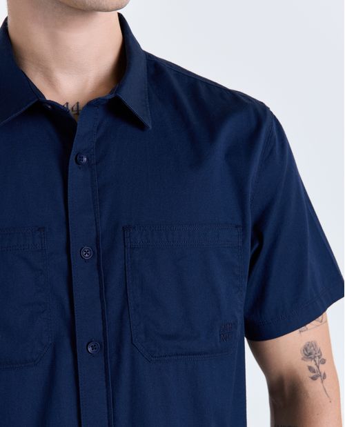 Camisa manga corta cuello clásico para hombre