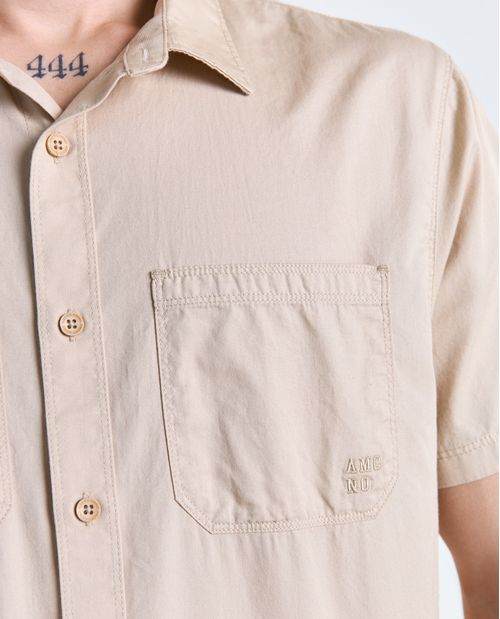 Camisa manga corta cuello clásico para hombre