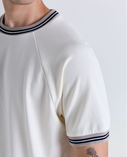 Camiseta detalles en contraste manga corta cuello redondo para hombre